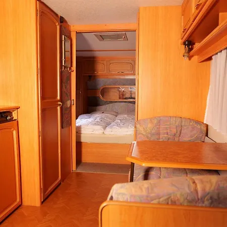 Campsite Mietwohnwagen 1006